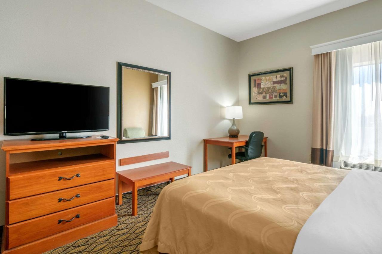 Quality Inn & Suites Jefferson City Exteriör bild
