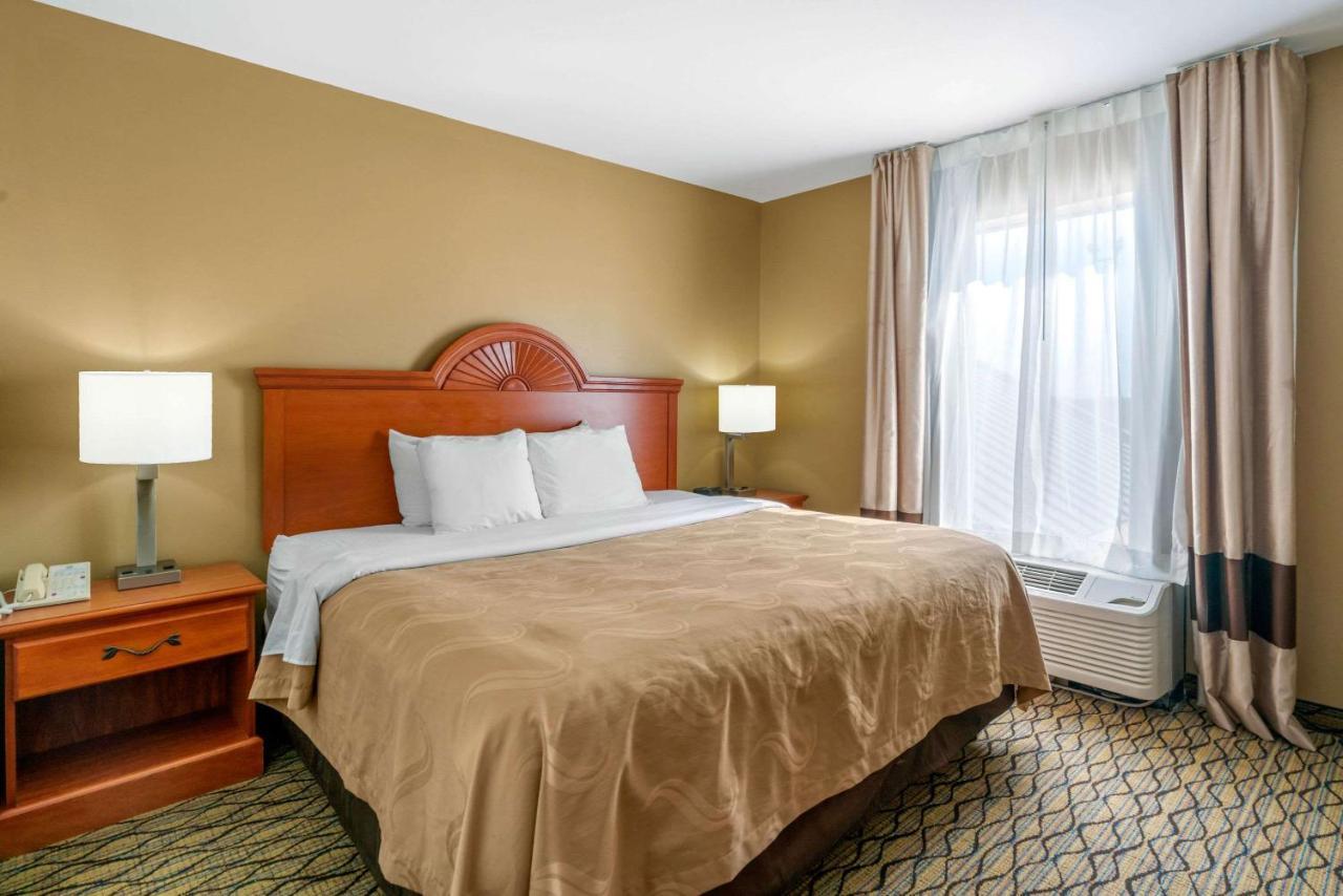 Quality Inn & Suites Jefferson City Exteriör bild