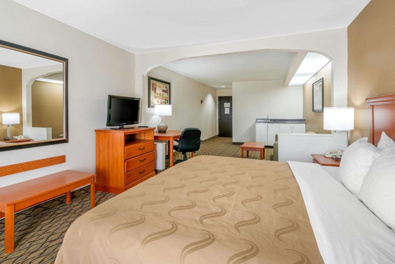 Quality Inn & Suites Jefferson City Exteriör bild