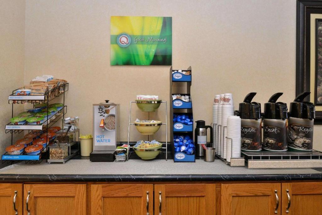 Quality Inn & Suites Jefferson City Exteriör bild