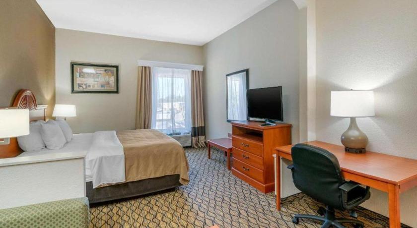 Quality Inn & Suites Jefferson City Exteriör bild