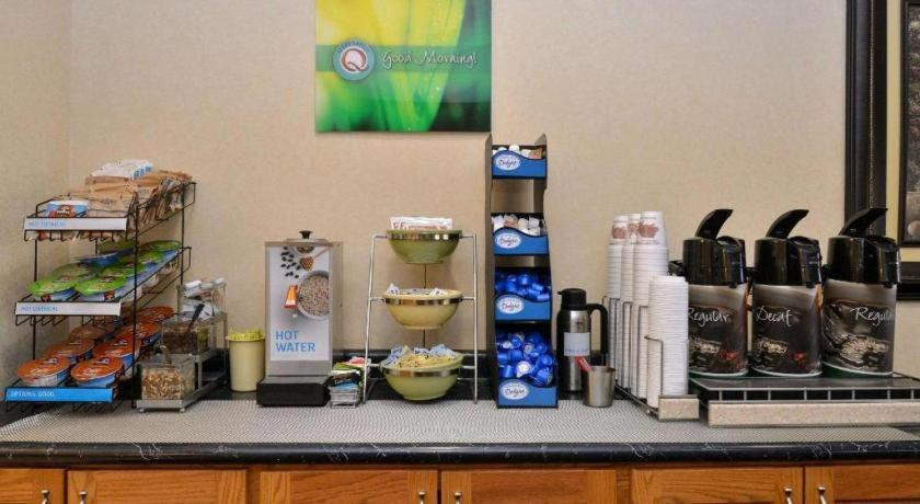 Quality Inn & Suites Jefferson City Exteriör bild